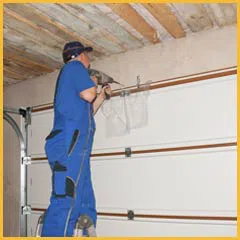 Community Garage Door Service Orlando, FL 407-624-4875 - side-garage-door-repair-10-48m